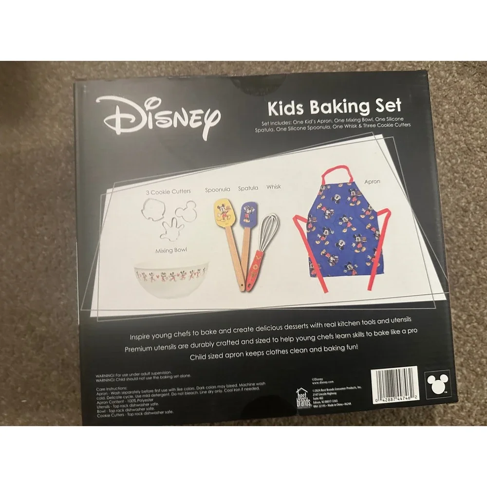 Disney Kids Baking Set‎ 8 Piece Mickey Mouse Apron Bowl Spatula Cutters